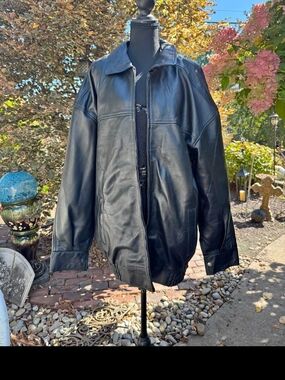 Women's Black Leather Zip-Front Jacket